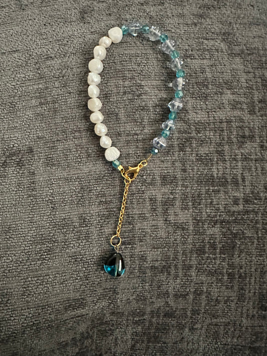 Freshwater Pearl & Crystal Bracelet