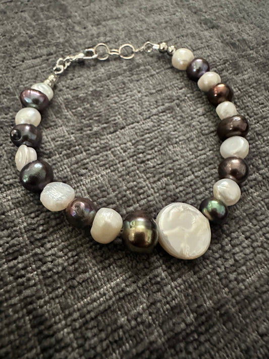 Midnight Pearl Bracelet