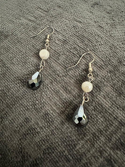 Midnight Pearl Drop Earrings